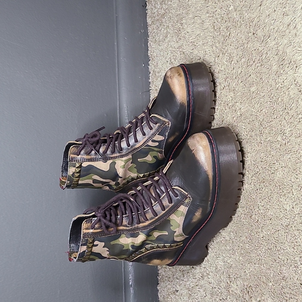 Steve Madden Avenger Camo Combat  Bootie size 7
